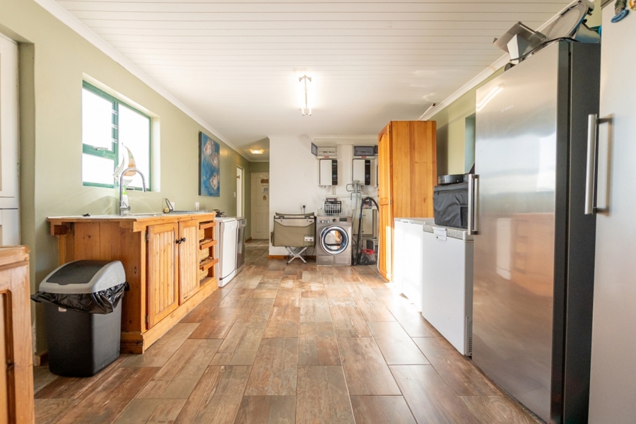 5 Bedroom Property for Sale in Duyker Eiland Western Cape
